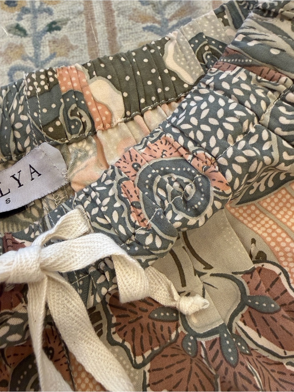 Printed Drawstring Shorts with pockets - Picture 5 of 7